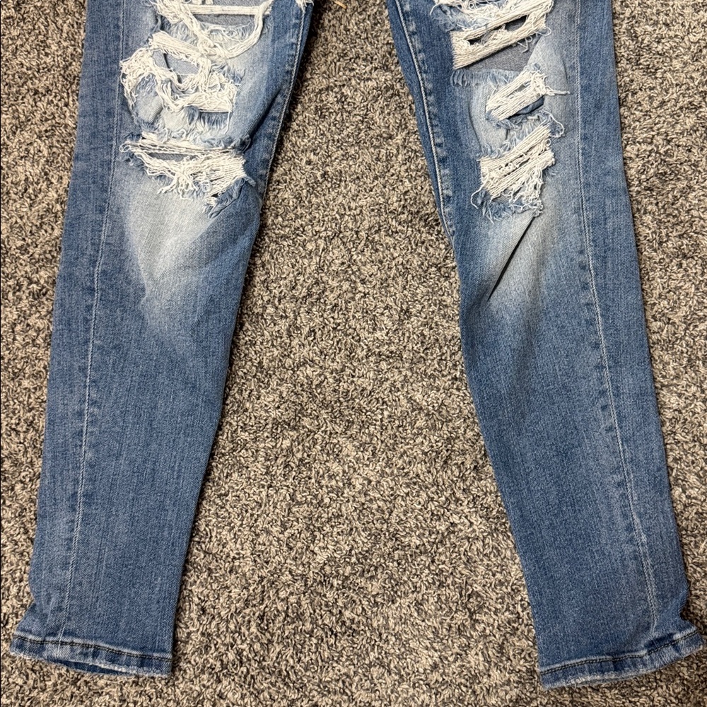 Distressed KanCan Jeans - Picture 4 of 6
